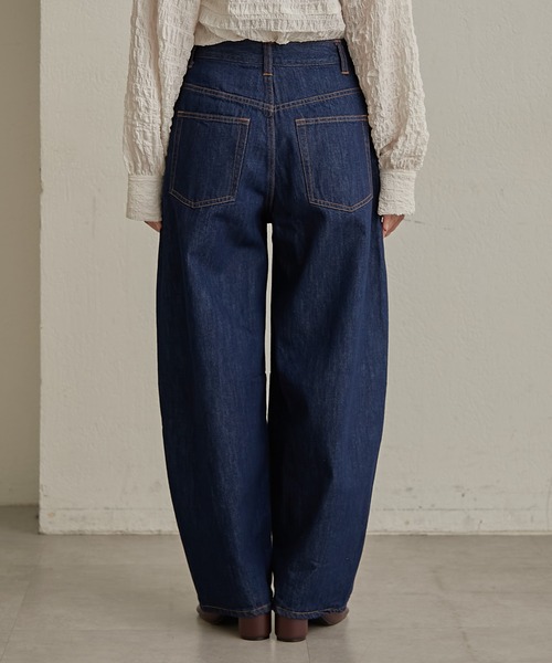 Omekashi（オメカシ）の「カーブデニム（デニムパンツ・レディース・インディゴブルー/ブラック・マルチサイズ）」の13枚目の写真