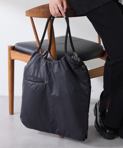 PAPILLONNER（パピヨネ）の「軽量/リバーシブルパフィートート（ショルダーバッグ・レディース・カーキ/チャコールグレー・FREE）」の9枚目の写真