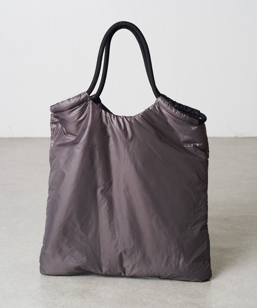 PAPILLONNER（パピヨネ）の「軽量/リバーシブルパフィートート（ショルダーバッグ・レディース・カーキ/チャコールグレー・FREE）」の12枚目の写真