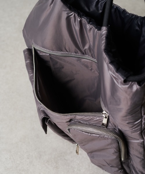 PAPILLONNER（パピヨネ）の「軽量/リバーシブルパフィートート（ショルダーバッグ・レディース・カーキ/チャコールグレー・FREE）」の13枚目の写真