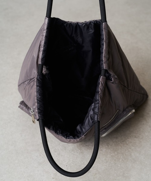 PAPILLONNER（パピヨネ）の「軽量/リバーシブルパフィートート（ショルダーバッグ・レディース・カーキ/チャコールグレー・FREE）」の17枚目の写真