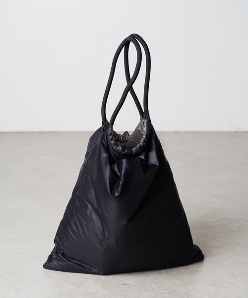 PAPILLONNER（パピヨネ）の「軽量/リバーシブルパフィートート（ショルダーバッグ・レディース・カーキ/チャコールグレー・FREE）」の21枚目の写真