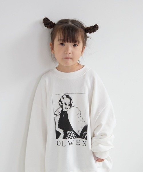 LOWRYS FARM（ローリーズファーム）の「フォトウラケプルオーバー　601899（スウェット・キッズ・ブラック/アイボリー/ブルー・130cm/110cm/150cm）」の2枚目の写真