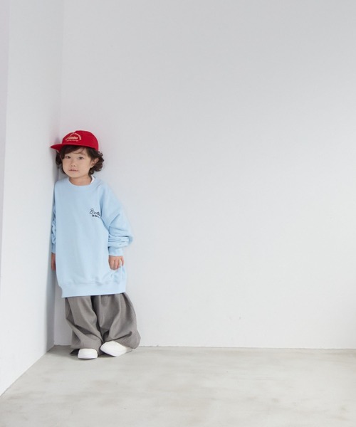 LOWRYS FARM（ローリーズファーム）の「フォトウラケプルオーバー　601899（スウェット・キッズ・ブラック/アイボリー/ブルー・130cm/110cm/150cm）」の14枚目の写真