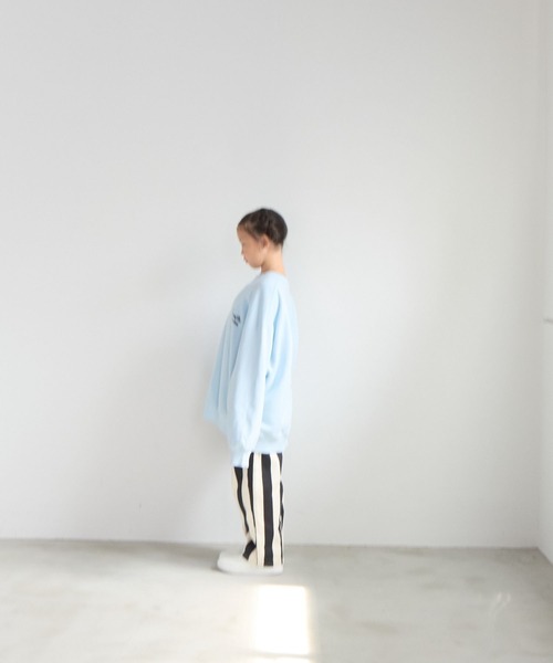 LOWRYS FARM（ローリーズファーム）の「フォトウラケプルオーバー　601899（スウェット・キッズ・ブラック/アイボリー/ブルー・130cm/110cm/150cm）」の17枚目の写真