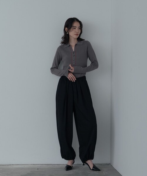 GALLEST（ギャレスト）の「【一部店舗限定】ポロ衿リブニット（ニット/セーター・レディース・グレー/ブラウン系その他/アイボリー・38）」の5枚目の写真