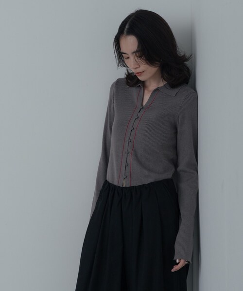 GALLEST（ギャレスト）の「【一部店舗限定】ポロ衿リブニット（ニット/セーター・レディース・グレー/ブラウン系その他/アイボリー・38）」の4枚目の写真