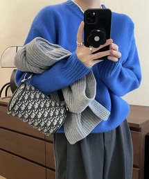 クルーネックドロップショルダーニット