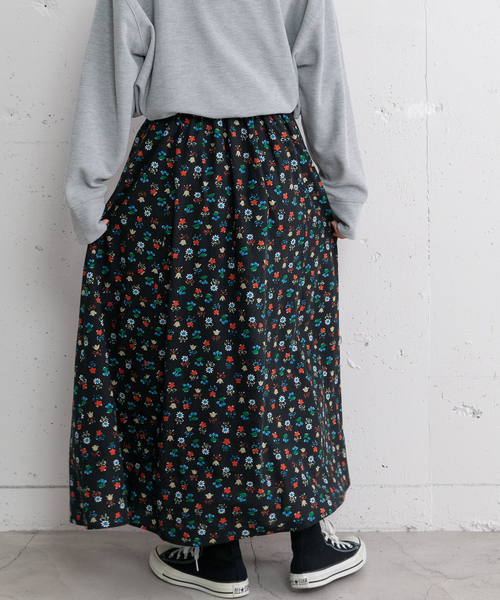 POU DOU DOU（プードゥドゥ）の「フラワープリントフレアスカート（スカート・レディース・ネイビー/ブラック・M）」の10枚目の写真