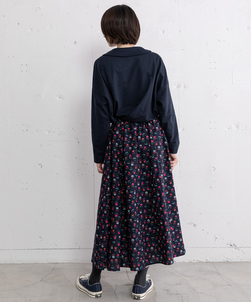 POU DOU DOU（プードゥドゥ）の「フラワープリントフレアスカート（スカート・レディース・ネイビー/ブラック・M）」の16枚目の写真