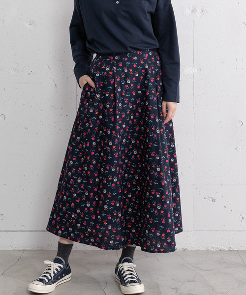 POU DOU DOU（プードゥドゥ）の「フラワープリントフレアスカート（スカート・レディース・ネイビー/ブラック・M）」の17枚目の写真