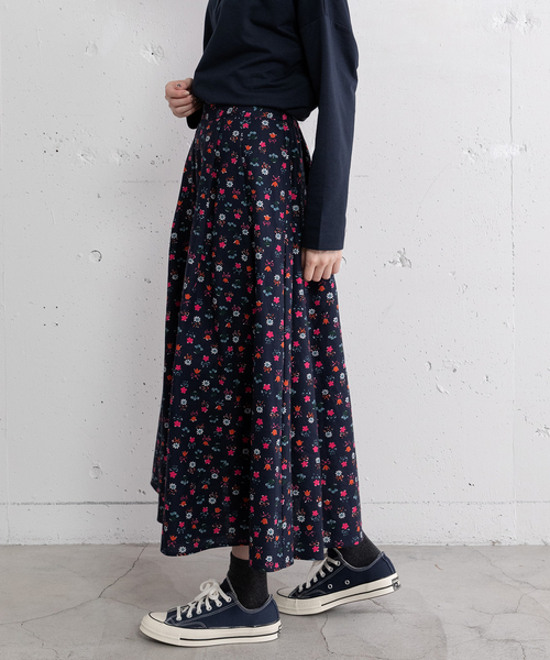 POU DOU DOU（プードゥドゥ）の「フラワープリントフレアスカート（スカート・レディース・ネイビー/ブラック・M）」の18枚目の写真