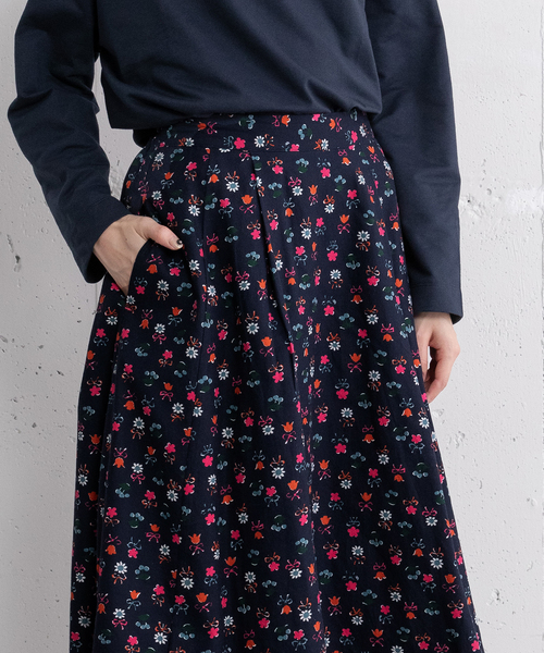 POU DOU DOU（プードゥドゥ）の「フラワープリントフレアスカート（スカート・レディース・ネイビー/ブラック・M）」の20枚目の写真