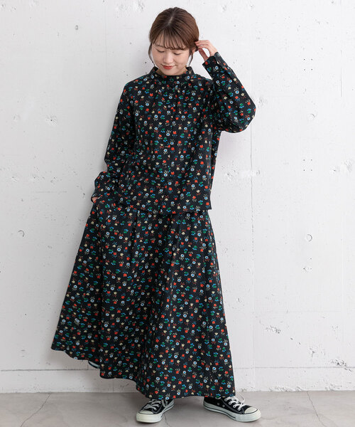 POU DOU DOU（プードゥドゥ）の「フラワープリントフレアスカート（スカート・レディース・ネイビー/ブラック・M）」の22枚目の写真