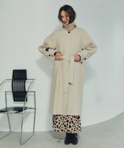 YECCA VECCA(イェッカヴェッカ)の「ウール混ステンカラーロングコート(ステンカラーコート・レディース・ダークネイビー/モカ/ライトベージュ・FREE)」の3枚目の写真