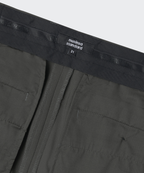 MUSINSA STANDARD（ムシンサスタンダード）の「セミワイド隠しバンディングスラックス[ライトカーキ]（スラックス・メンズ・その他・40/38/42/36/34/28/29/32/30/31/33/26/27）」の5枚目の写真