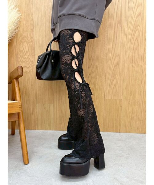 EVRIS（エヴリス）の「レースリボンフレアレギンス（その他パンツ・レディース・ホワイト/ブラック・SMALL/MEDIUM）」の2枚目の写真
