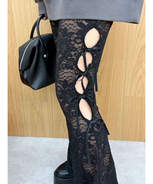 EVRIS（エヴリス）の「レースリボンフレアレギンス（その他パンツ・レディース・ホワイト/ブラック・SMALL/MEDIUM）」の7枚目の写真