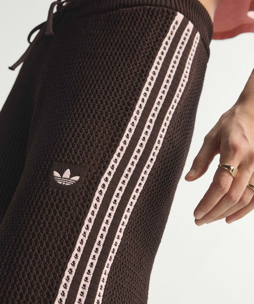 adidas(アディダス)の「adidas KNITTED CROCHET FIREBIRD TRACKPANTS / アディダス ニット クロッシュ ファイヤーバード トラックパンツ(その他パンツ・レディース・ブラウン・M/S/L)」の3枚目の写真