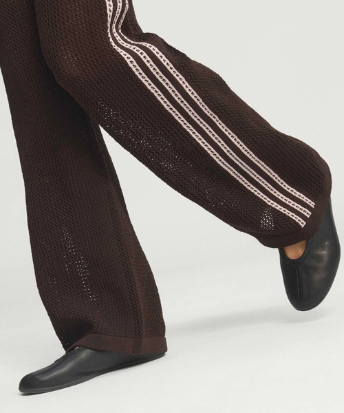 adidas(アディダス)の「adidas KNITTED CROCHET FIREBIRD TRACKPANTS / アディダス ニット クロッシュ ファイヤーバード トラックパンツ(その他パンツ・レディース・ブラウン・M/S/L)」の15枚目の写真