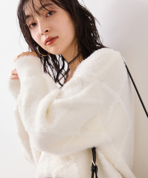 VIS(ビス)の「アーガイルフェザーニット/2WAY・イージーケア(ニット/セーター・レディース・オフホワイト/ブラック・FREE)」の15枚目の写真