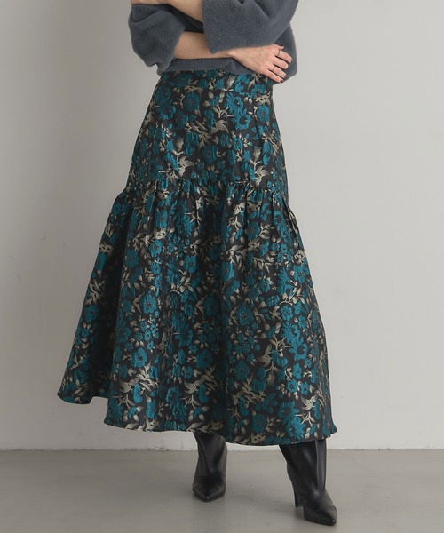 &. NOSTALGIA(アンドドットノスタルジア)の「フラワージャガードスカート(スカート・レディース・ゴールド/ブルー・M)」の1枚目の写真
