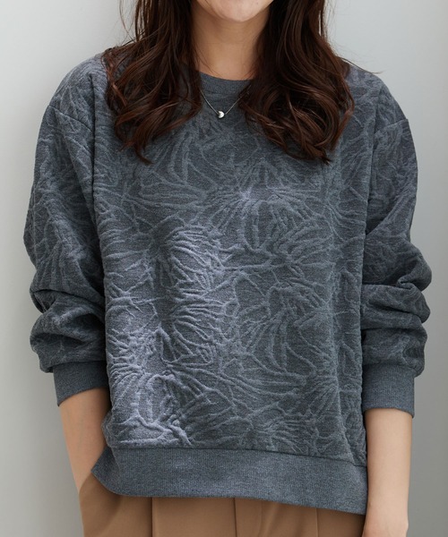 BELLUNA PLUS(ベルーナ)の「花柄ふくれジャカード素材プルオーバー(Tシャツ/カットソー・レディース・チャコール/ネイビー/杢グレー/アイボリー/ミント・LARGE/X-LARGE/MEDIUM)」の4枚目の写真