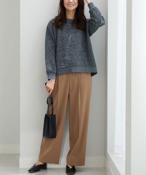 BELLUNA PLUS(ベルーナ)の「花柄ふくれジャカード素材プルオーバー(Tシャツ/カットソー・レディース・チャコール/ネイビー/杢グレー/アイボリー/ミント・LARGE/X-LARGE/MEDIUM)」の19枚目の写真