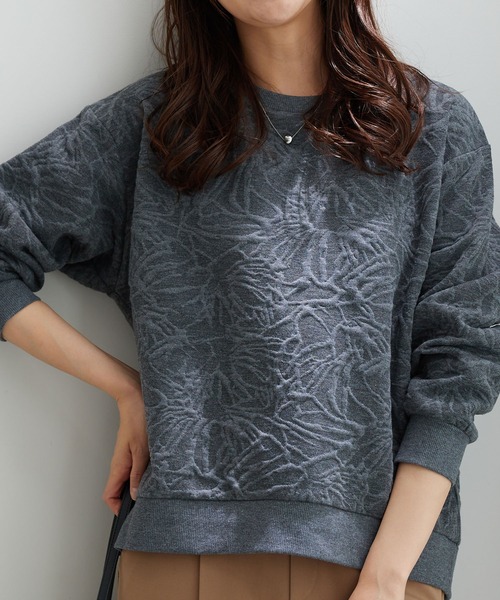 BELLUNA PLUS(ベルーナ)の「花柄ふくれジャカード素材プルオーバー(Tシャツ/カットソー・レディース・チャコール/ネイビー/杢グレー/アイボリー/ミント・LARGE/X-LARGE/MEDIUM)」の16枚目の写真