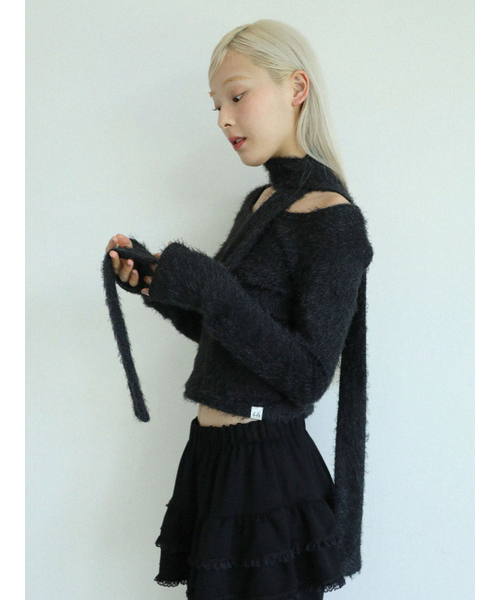 UGLY SHADOW（アグリーシャドウ）の「スカーフラウンドTシャツ(ブラック)（Tシャツ/カットソー・レディース・その他・FREE）」の2枚目の写真