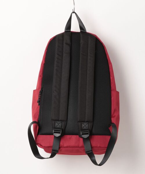 Kappa（カッパ）の「≪Kappa×and ST ウェルネスクラブ≫ワンポイントラバーロゴ バックパック（バックパック/リュック・レディース・ベージュ/レッド/ブラック/ブルー・FREE）」の5枚目の写真