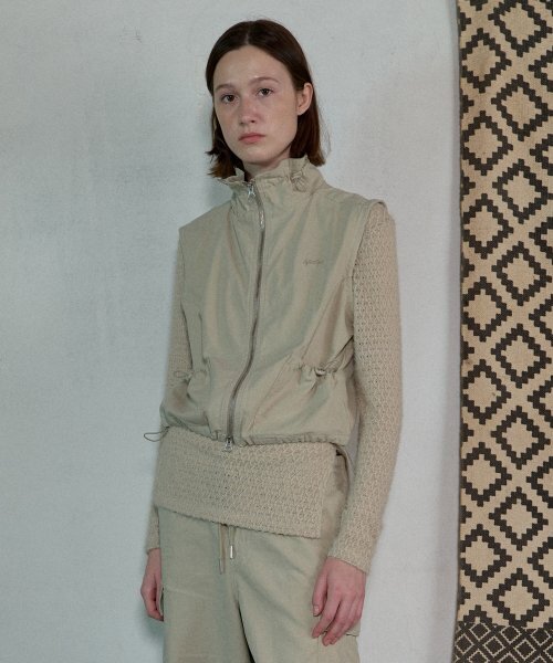 AOPT(アオプト)の「TWO WAY COTTON VEST - DUSTY CREAM(ベスト・レディース・その他・SMALL/MEDIUM)」の1枚目の写真