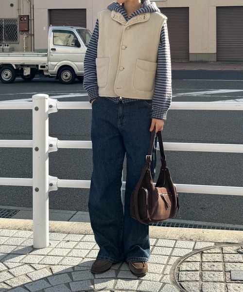 CANAL JEAN（キャナルジーン）の「diggity　リバーシブルムートンベスト（ベスト・レディース・ブラウン/クリーム・ONE SIZE）」の2枚目の写真