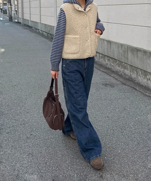 CANAL JEAN（キャナルジーン）の「diggity　リバーシブルムートンベスト（ベスト・レディース・ブラウン/クリーム・ONE SIZE）」の13枚目の写真