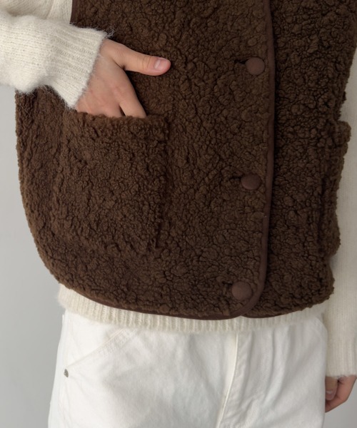 CANAL JEAN（キャナルジーン）の「diggity　リバーシブルムートンベスト（ベスト・レディース・ブラウン/クリーム・ONE SIZE）」の21枚目の写真