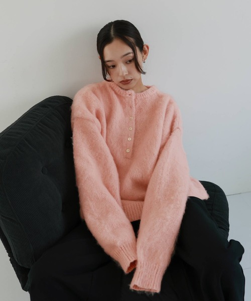 hellam(へラム)の「ヘンリーネックシャギーニット(ニット/セーター・レディース・ブラック/アイボリー/ピンク/グレー・FREE)」の15枚目の写真