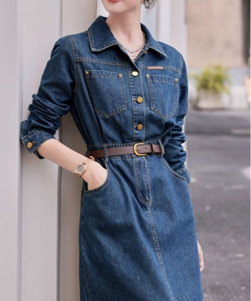 &soiree(アンドソワレ)の「ベルト付きタイトデニムワンピース(ワンピース・レディース・インディゴブルー・X-LARGE/LARGE/MEDIUM/SMALL)」の2枚目の写真