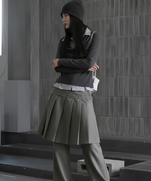 Pt18kg（プラチナイチハチキログラム）の「ドレープ × シャツ風 レイヤードトップス（シャツ/ブラウス・レディース・ダークグレー/ライトグレー・FREE）」の3枚目の写真