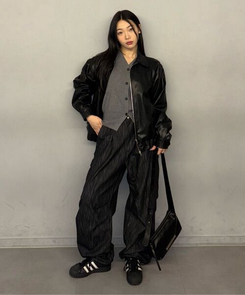 NICK&NICOLE(ニックアンドニコール)の「CRYSTAL POUND LEATHER BAG_BLACK(ショルダーバッグ・レディース・その他・ONE SIZE)」の10枚目の写真
