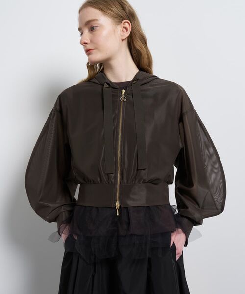LANVIN en Bleu(ランバンオンブルー)の「サテンラッセルフーディー(シャツ/ブラウス・レディース・オフホワイト/ブラック/ブラウン・38)」の1枚目の写真