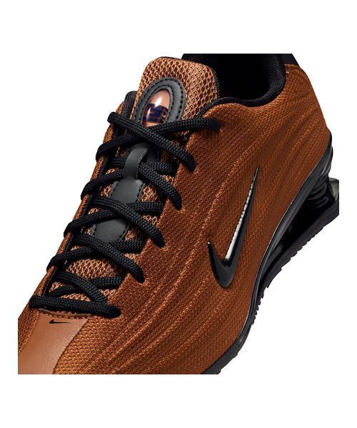 NIKE(ナイキ)の「【NIKE meets emmi】SHOX Z(スニーカー・レディース・ブラウン・23.5/24/24.5/25.5/25/23)」の8枚目の写真