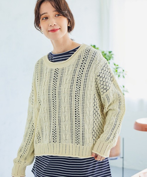 studio CLIP（スタディオクリップ）の「5ゲージダブルフロント透かしケーブルプルオーバー（ニット/セーター・レディース・オフホワイト/ライトベージュ/チャコール・FREE）」の4枚目の写真