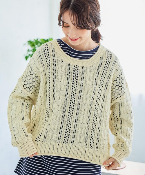 studio CLIP（スタディオクリップ）の「5ゲージダブルフロント透かしケーブルプルオーバー（ニット/セーター・レディース・オフホワイト/ライトベージュ/チャコール・FREE）」の5枚目の写真