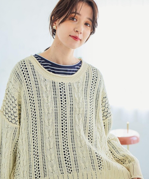 studio CLIP（スタディオクリップ）の「5ゲージダブルフロント透かしケーブルプルオーバー（ニット/セーター・レディース・オフホワイト/ライトベージュ/チャコール・FREE）」の6枚目の写真