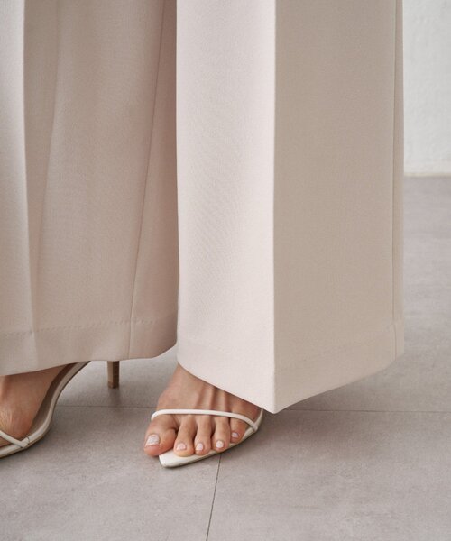 LOUNGEDRESS（ラウンジドレス）の「【Atelier N5/アトリエヌメロサンク】ノーカラーオールインワン（つなぎ/オールインワン・レディース・ライトベージュ/ネイビー・FREE）」の17枚目の写真