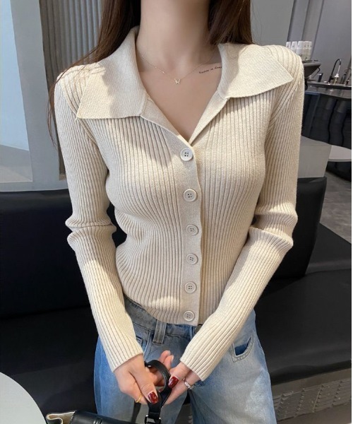 Beststore(ベストストア)の「秋冬 ポロ襟付き リブニットカーディガン(ニット/セーター・レディース・ブラック/ライトベージュ/グレー/ベージュ/ホワイト/レッド/ダークグレー・FREE)」の16枚目の写真