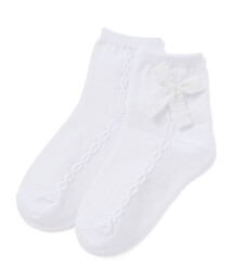 BeBe（ベベ）の「リボンモチーフケーブルラインクルーソックス（ソックス/靴下）」