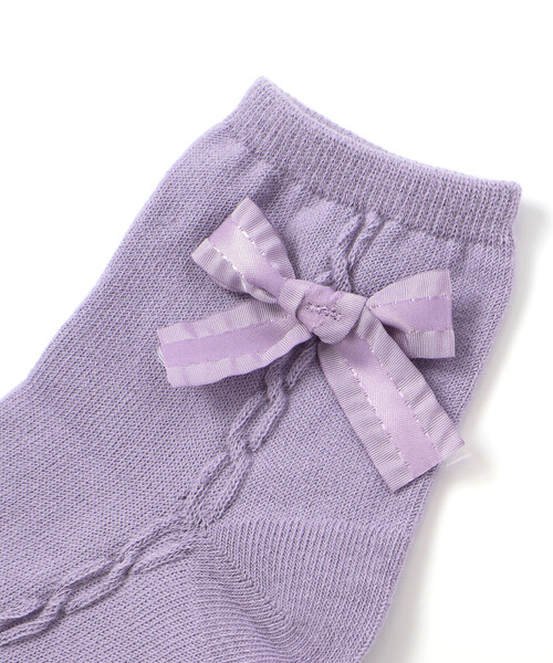 BeBe（ベベ）の「リボンモチーフケーブルラインクルーソックス（ソックス/靴下・キッズ・パープル/ホワイト・19.0cm/21.0cm/17.0cm/24.0cm）」の6枚目の写真