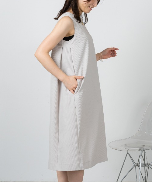 STUDIO PICONE（スタジオピッコーネ）の「ブローチ付きUV速乾ノースリワンピース（ワンピース・レディース・ブラック/ライトグリーン/ベージュ/オレンジ・M/L/LL）」の17枚目の写真
