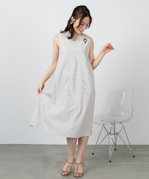 STUDIO PICONE（スタジオピッコーネ）の「ブローチ付きUV速乾ノースリワンピース（ワンピース・レディース・ブラック/ライトグリーン/ベージュ/オレンジ・M/L/LL）」の21枚目の写真